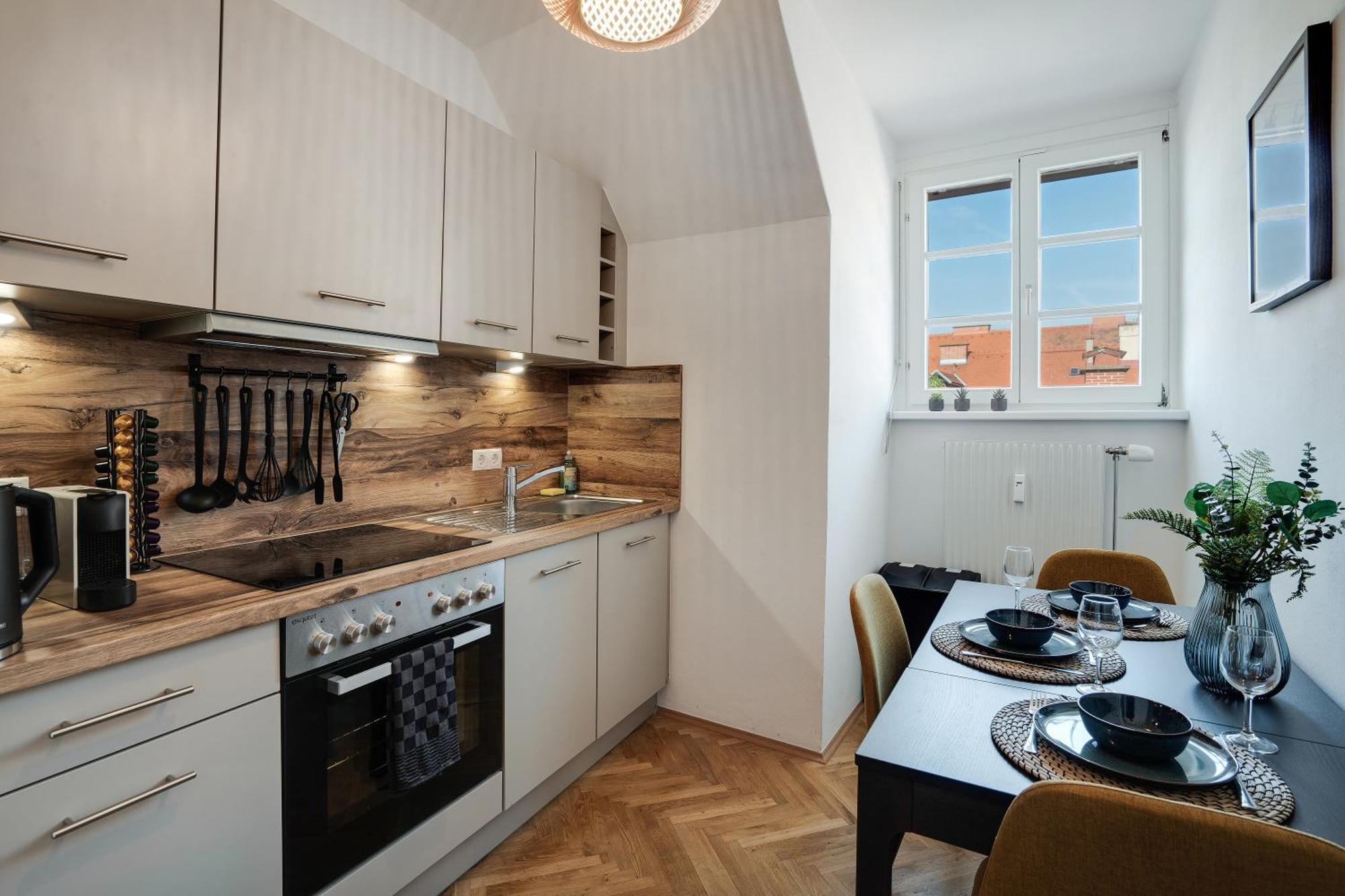 Boho Design Studio - Historic City Center With Free Parking & Aircon By Hero Homes Graz Dış mekan fotoğraf
