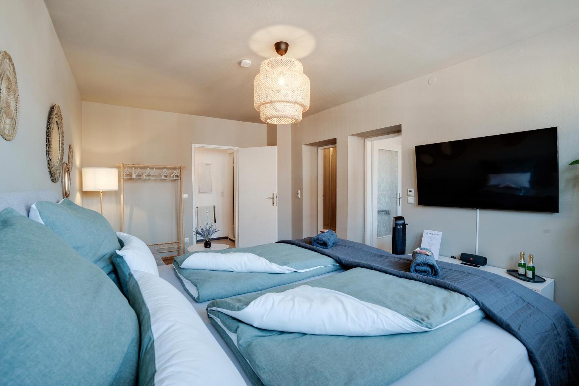 Boho Design Studio - Historic City Center With Free Parking & Aircon By Hero Homes Graz Dış mekan fotoğraf