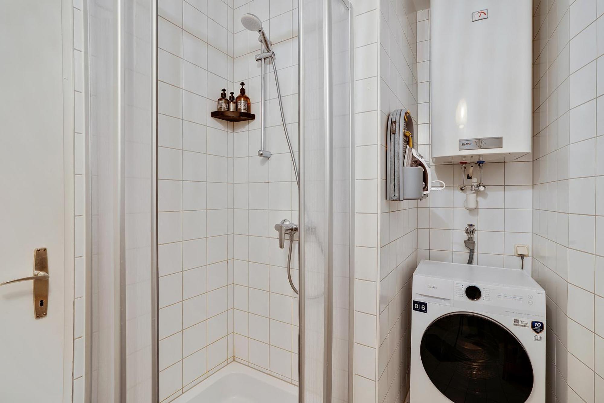 Boho Design Studio - Historic City Center With Free Parking & Aircon By Hero Homes Graz Dış mekan fotoğraf